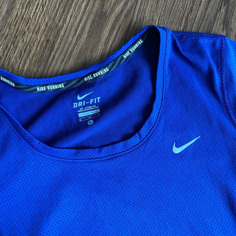 🌟BOGO Sale🌟 Nike Dri-fit Running Top - Picture 2 of 4
